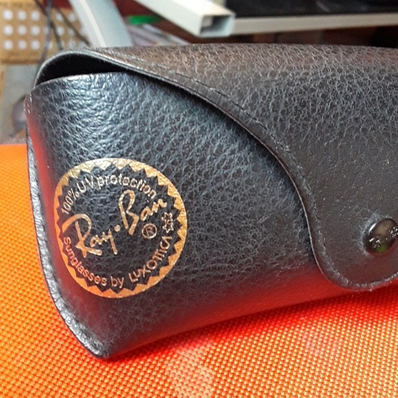 Ray.Ban  glasses case. - Picture 2 of 3